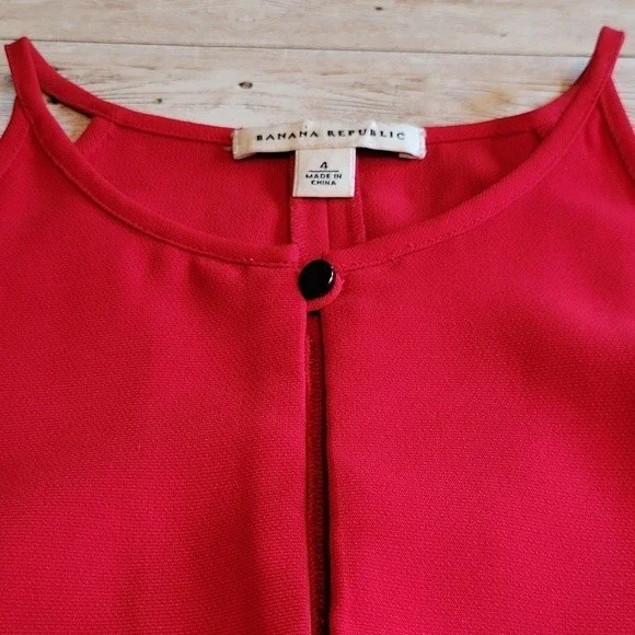 Banana Republic Keyhole Halter Top | Halter Top | Banana Republic Top - Picture 6 of 15